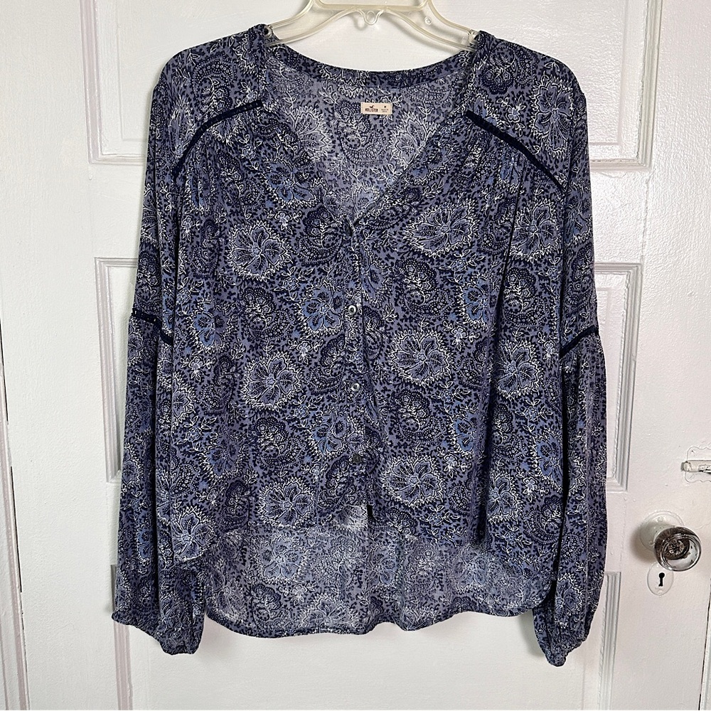 3/$20💥Hollister Co. Women’s Long Sleeve Peasant Top M Hi-Lo Crochet Blue Floral